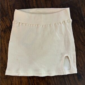 💜2/$25💜 NWT PrettyLittleThing Cream Mini skirt